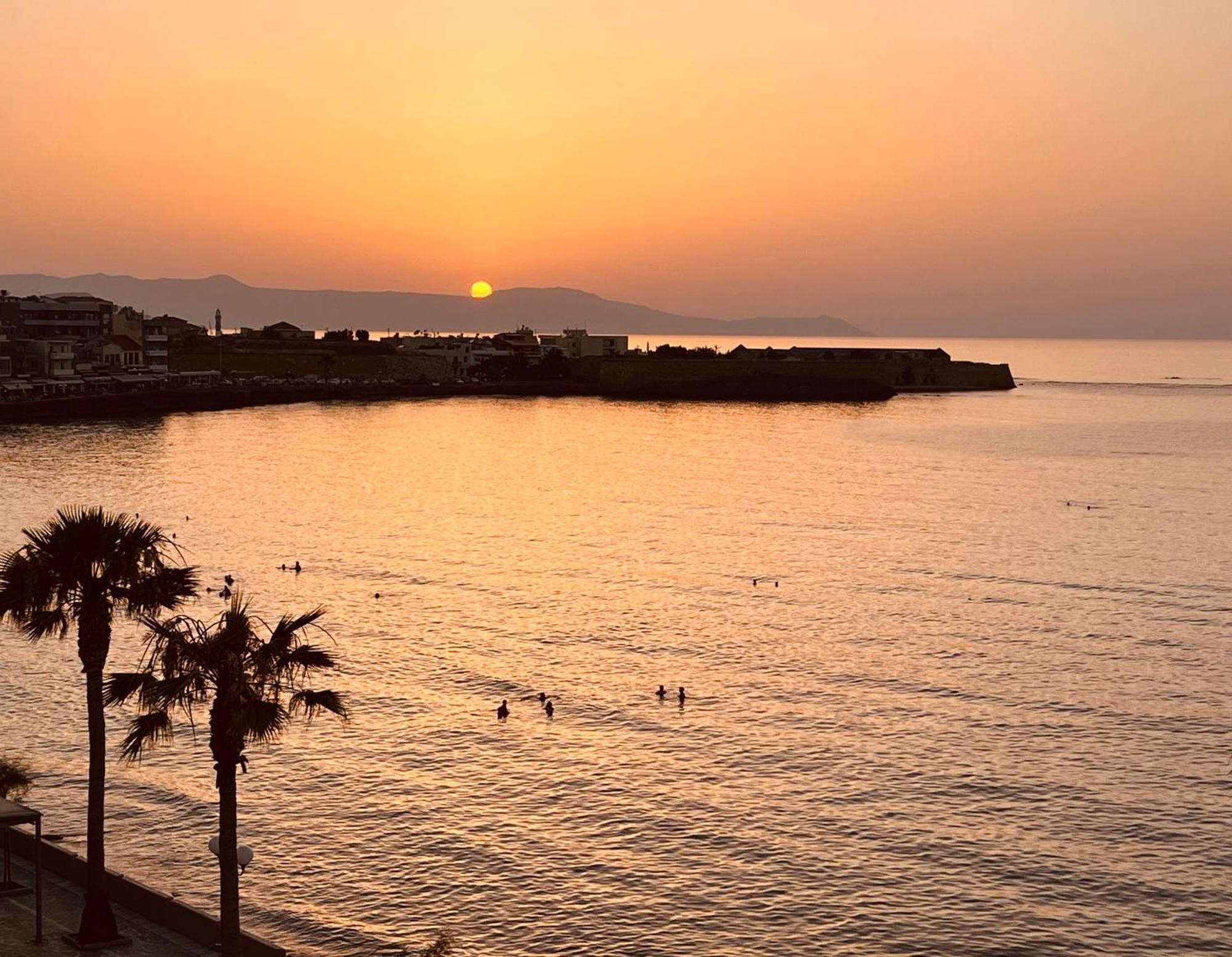 Zonapartments A Sea View-City Center Chania  Zewnętrze zdjęcie